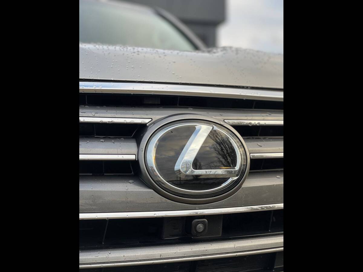 Lexus LX 2016 (Лексус LX) — фото 3 з 5