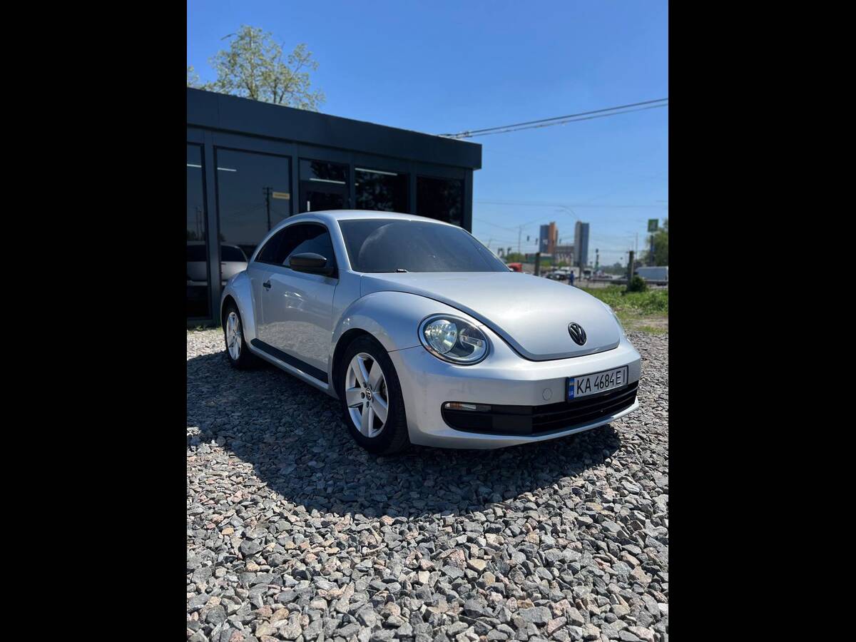 Volkswagen Beetle 2012 (Фольксваген Жук) — фото 4 з 5
